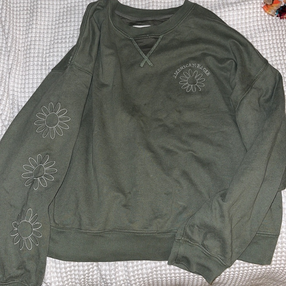 American eagle crew neck